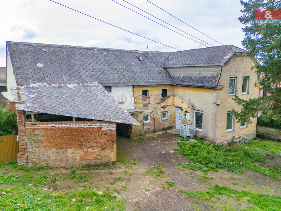 Prodej rodinného domu 252 m², Bezvěrov