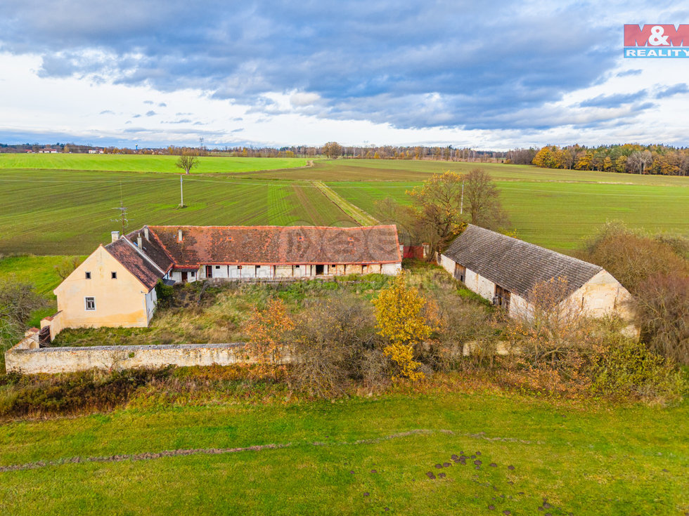 Prodej zemědělské usedlosti 1176 m², Plavsko