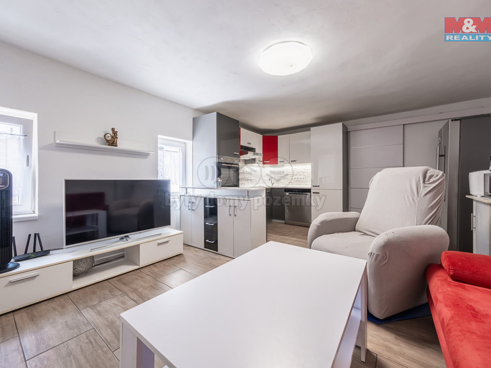 Prodej bytu 3+kk 88 m², Lážovice