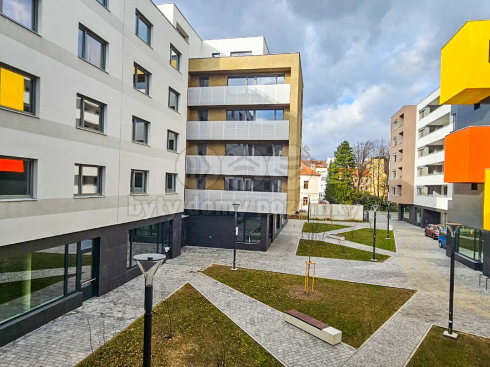 Pronájem bytu 1+kk, garsoniery 35 m², Pardubice