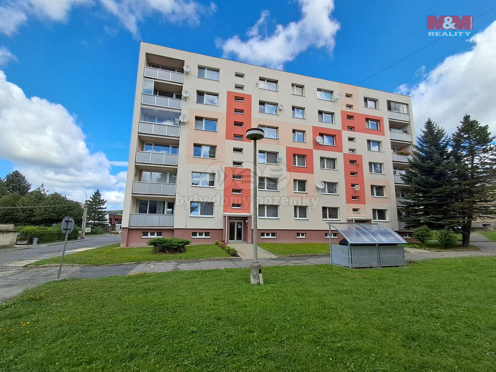 Pronájem bytu 3+1 72 m², Nové Město pod Smrkem