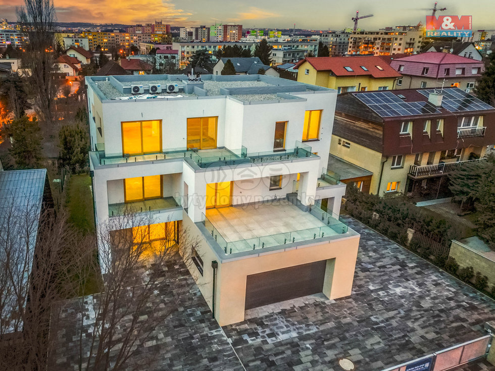 Prodej bytu 4+kk 151 m², Praha