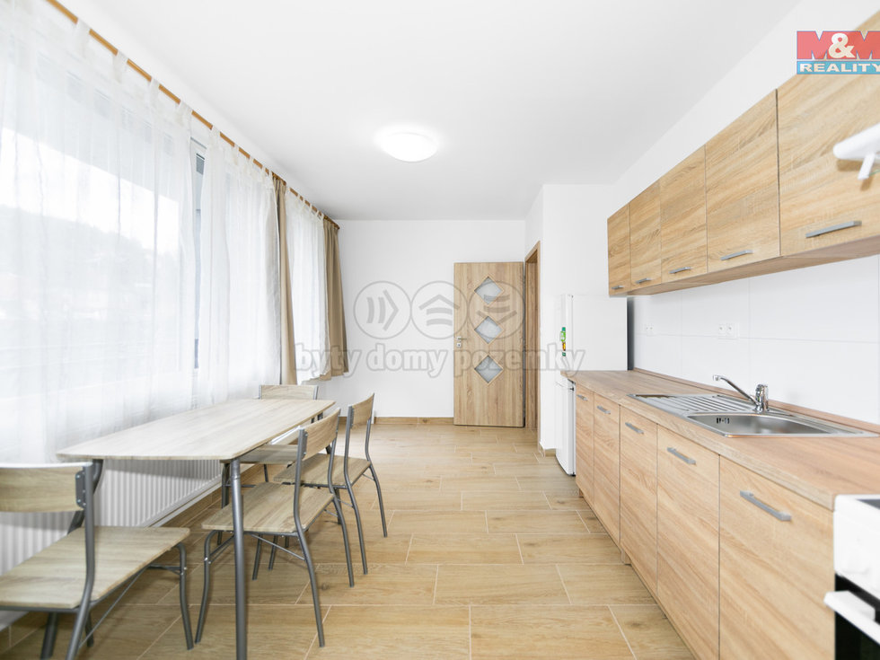 Pronájem bytu 2+kk 41 m², Dnešice