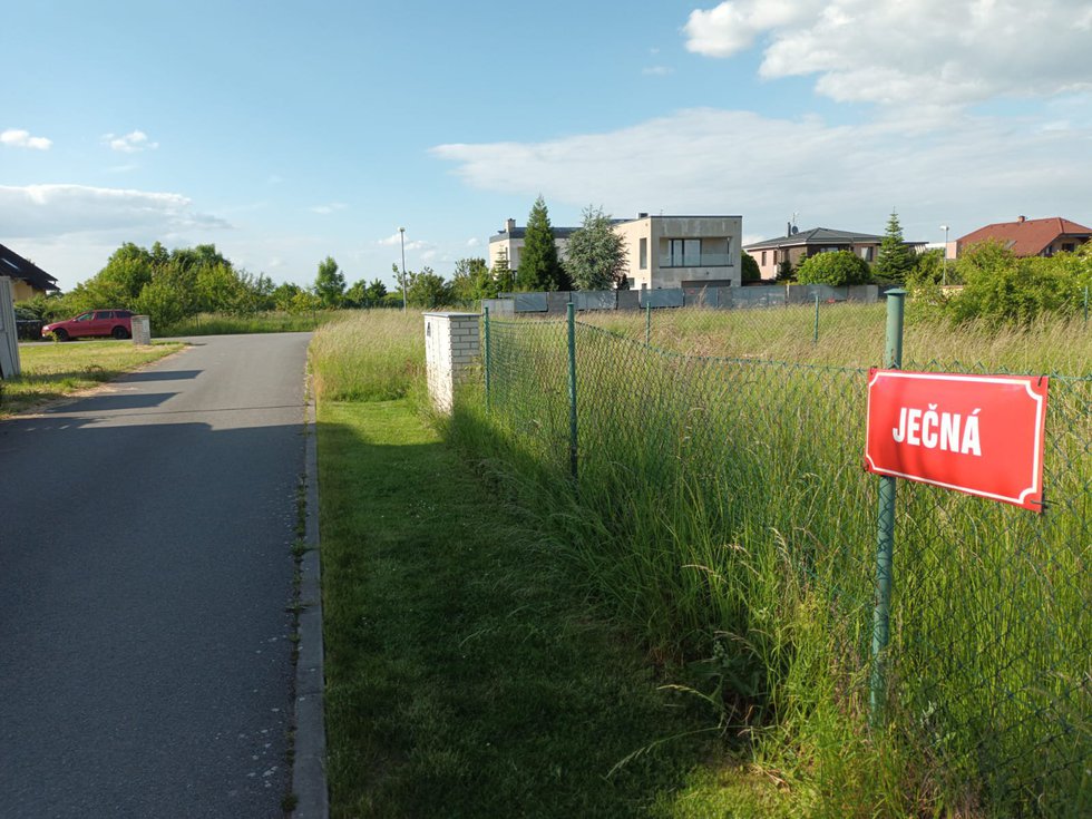 Prodej podílu ostatních pozemků 1261 m², Zdiby