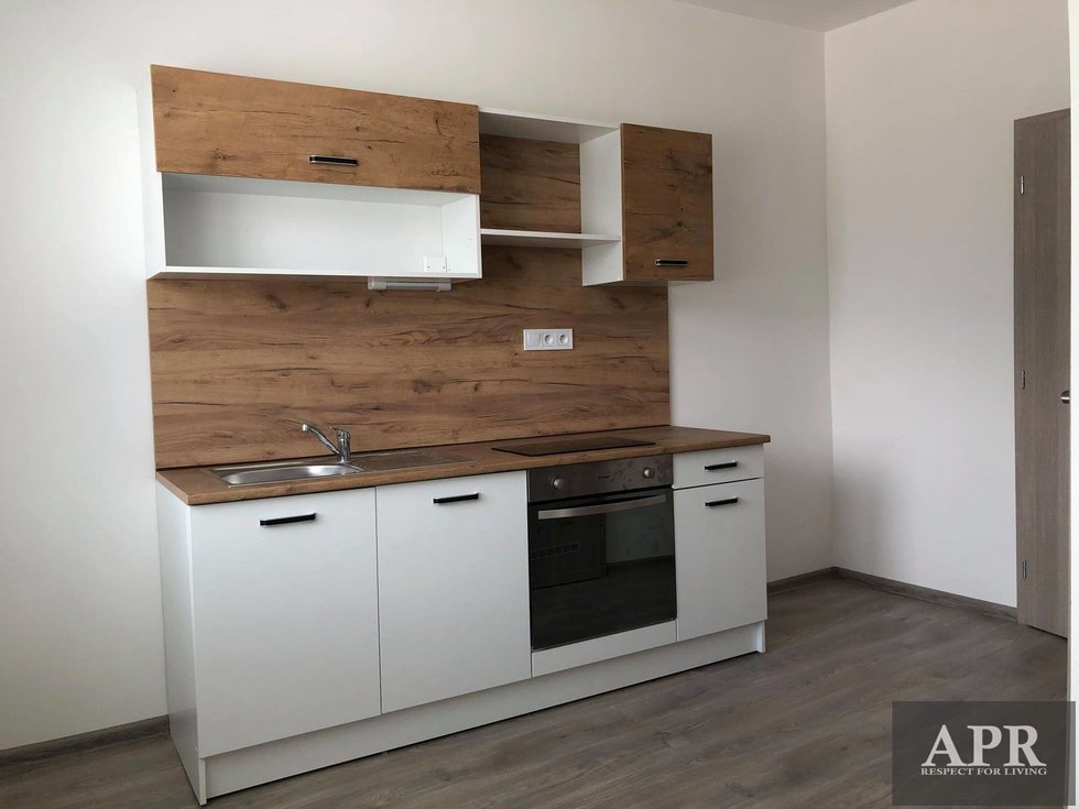 Pronájem bytu 1+1 30 m², Uherský Brod