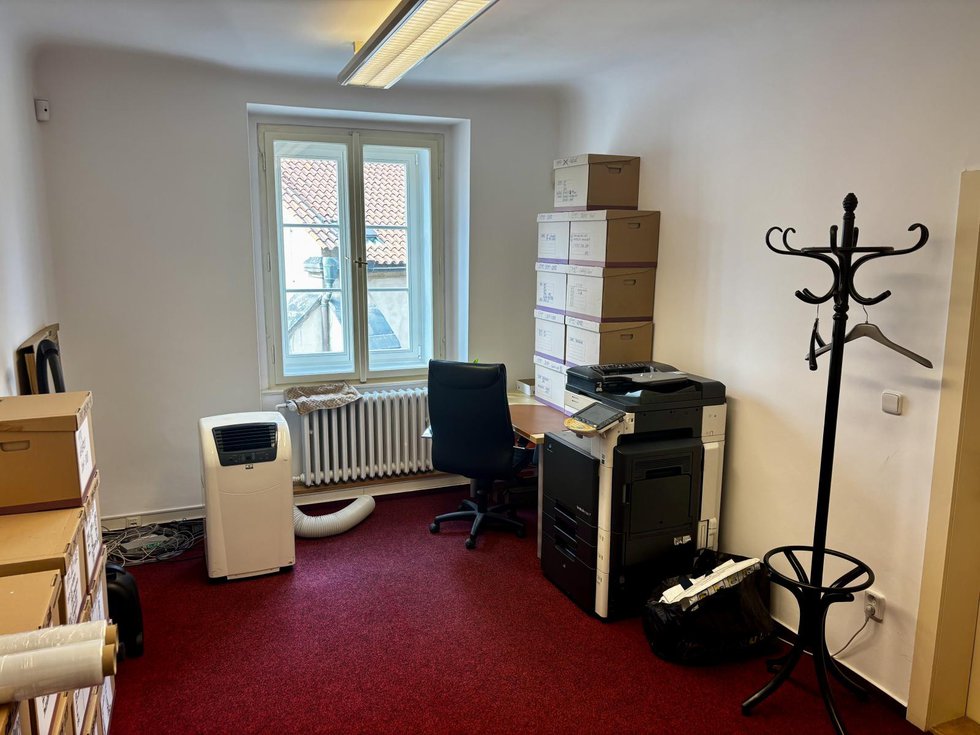 Pronájem kanceláře 32 m², Praha