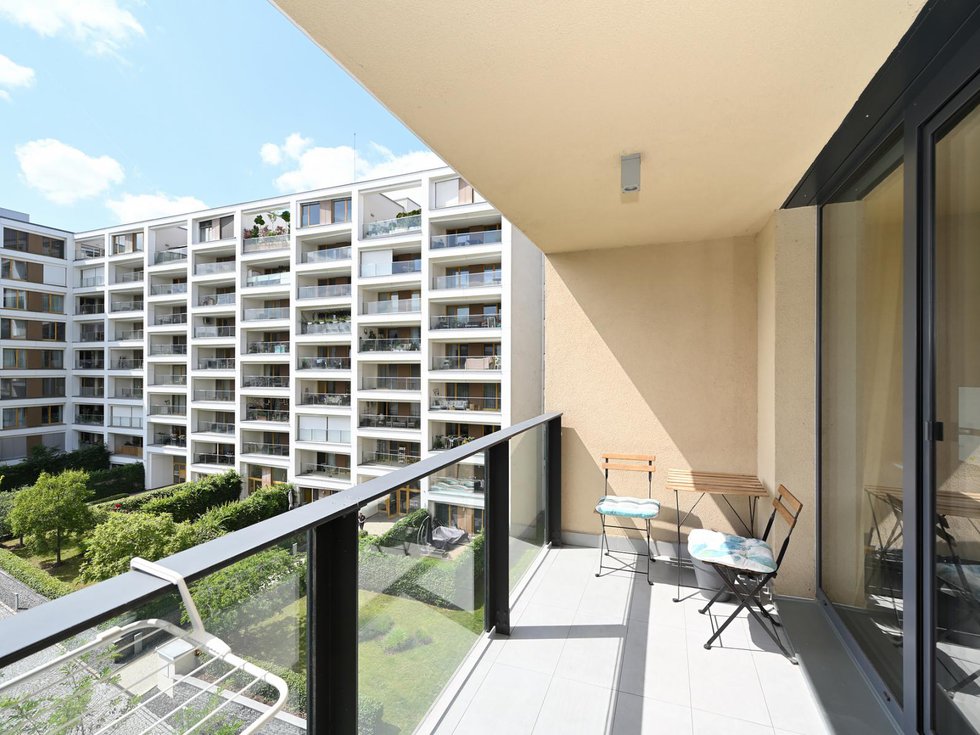 Pronájem bytu 2+kk 67 m², Praha