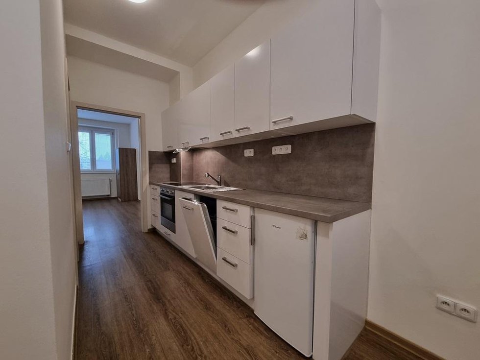 Pronájem bytu 1+kk, garsoniery 39 m², Hradec Králové