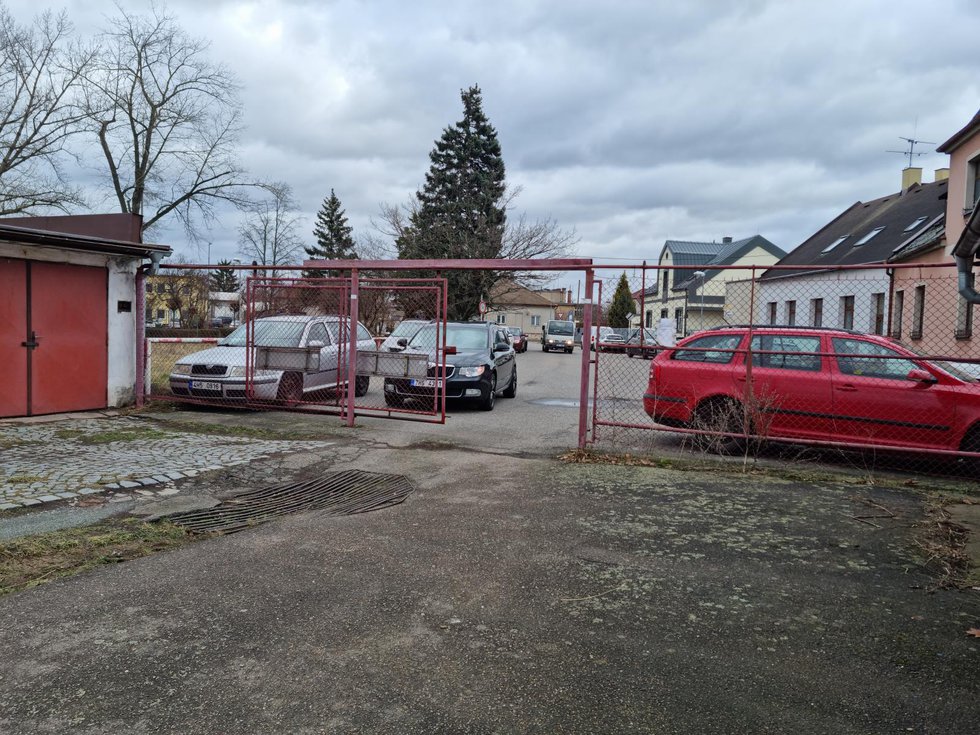 Prodej garáže 17 m², Hradec Králové
