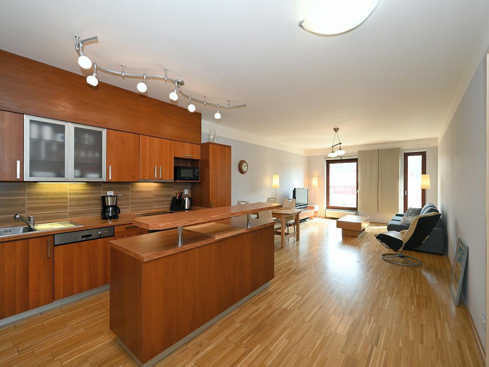 Pronájem bytu 2+kk 77 m², Praha
