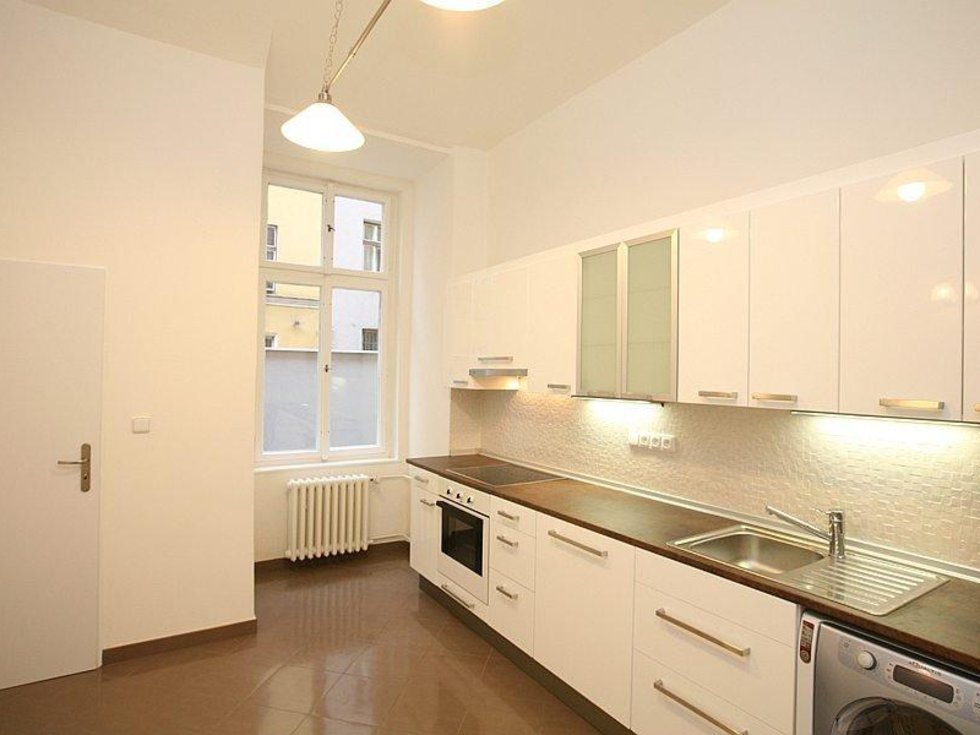 Pronájem bytu 3+1 84 m², Praha