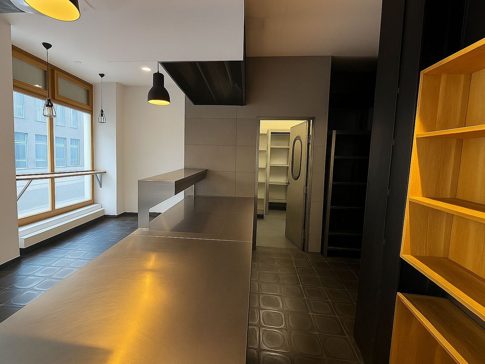 Pronájem obchodu 165 m², Praha