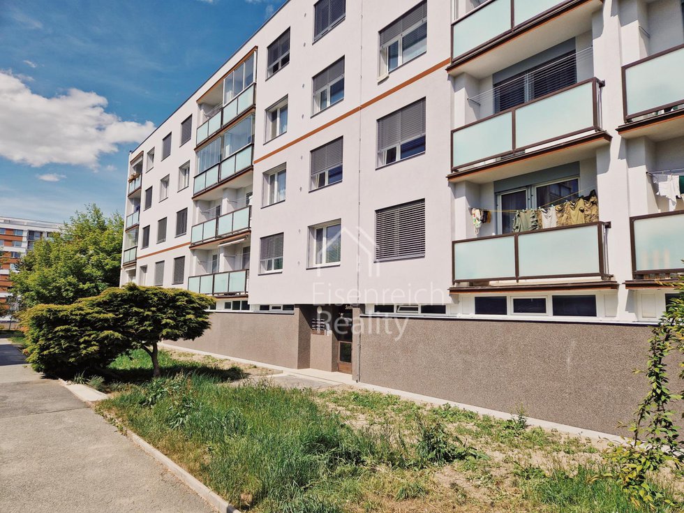 Pronájem bytu 2+1 65 m², Hradec Králové