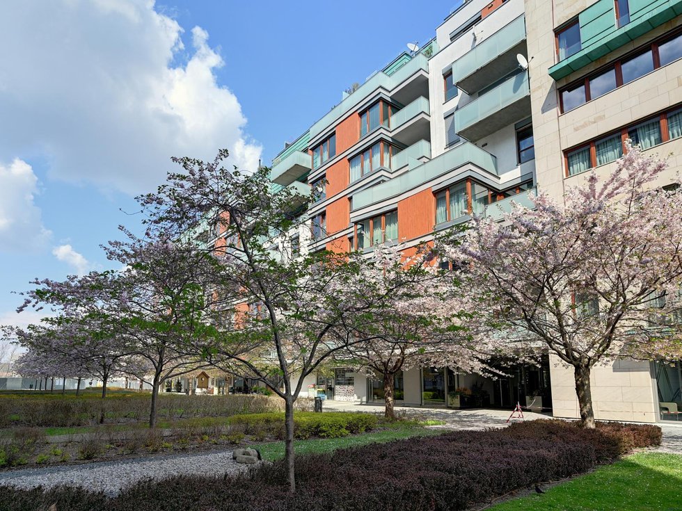 Pronájem bytu 2+kk 75 m², Praha