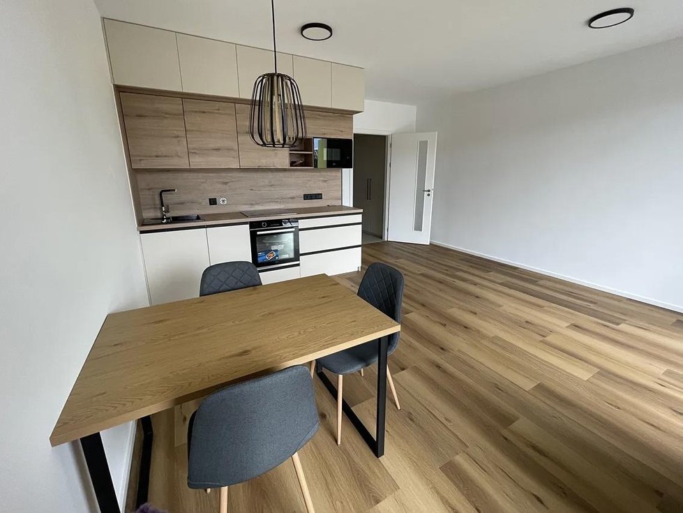 Pronájem bytu 2+kk 55 m², Praha
