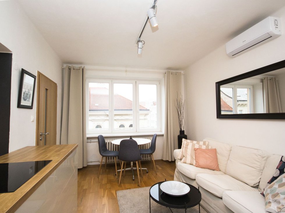 Pronájem bytu 2+kk 38 m², Praha