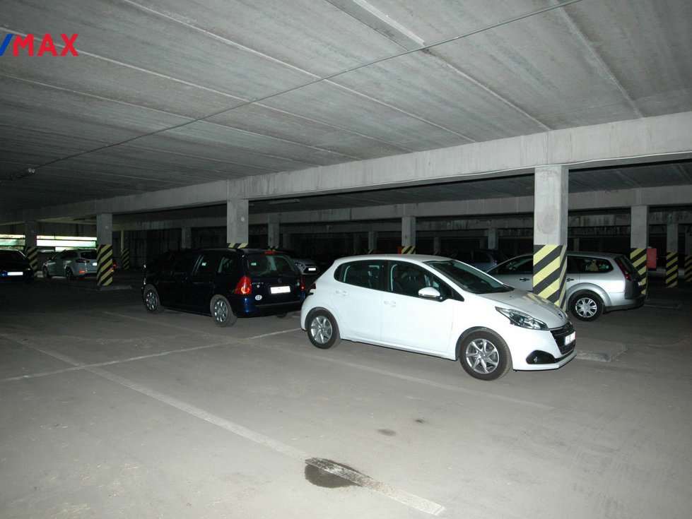Pronájem parkovacího místa 6 m², Plzeň