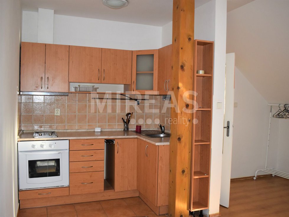 Pronájem bytu 1+kk, garsoniery 40 m², Nymburk