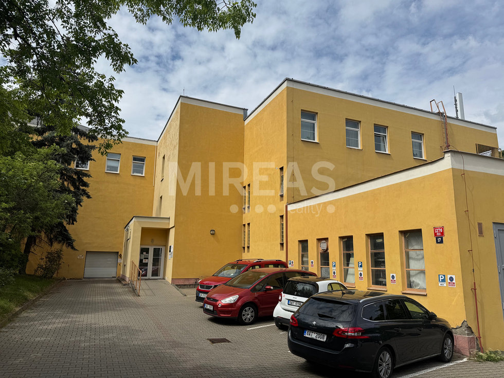 Prodej parkovacího místa 18 m², Praha