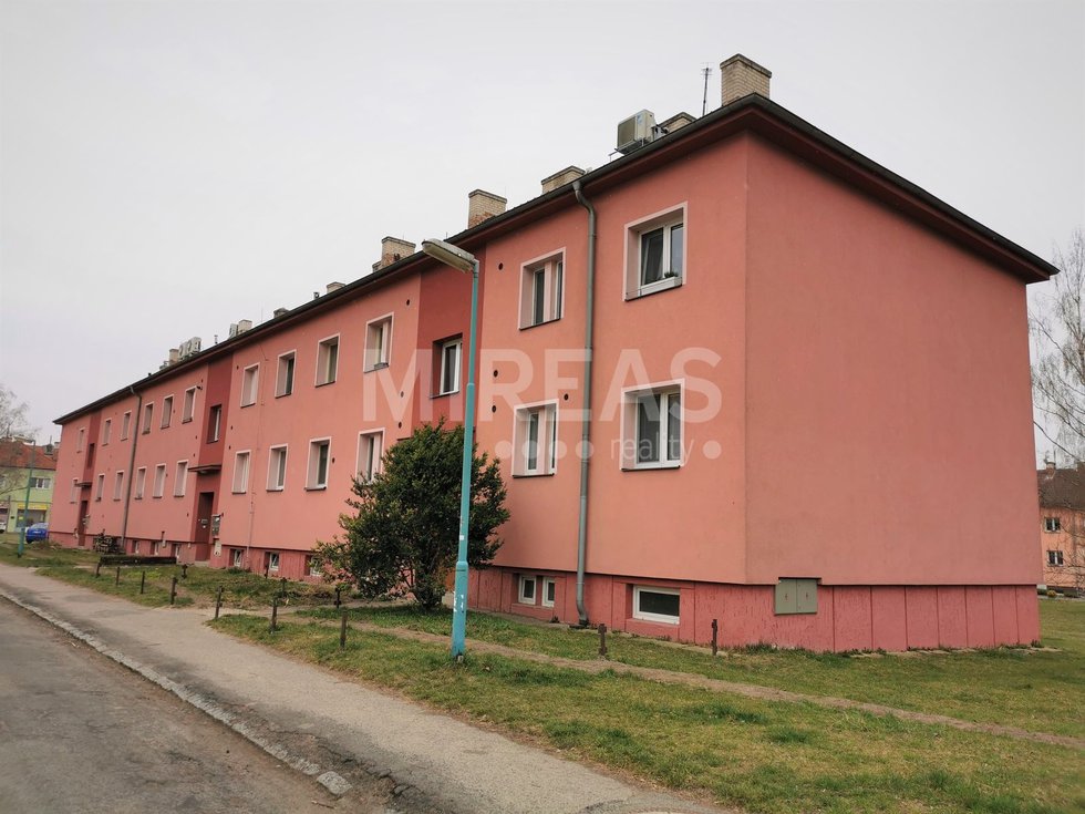 Pronájem bytu 2+1 47 m², Milovice
