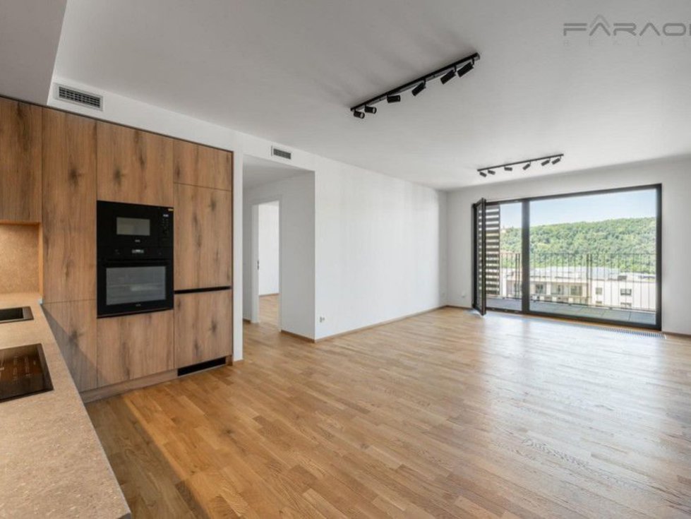Pronájem bytu 2+kk 72 m², Praha