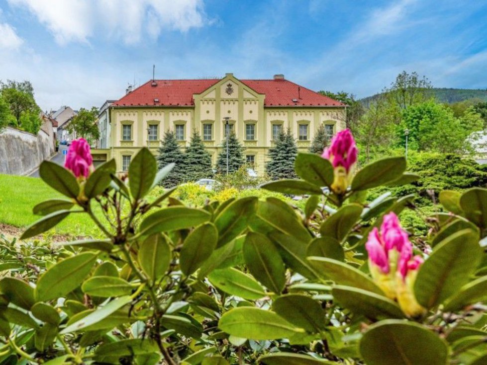 Prodej vily 1350 m², Klášterec nad Ohří