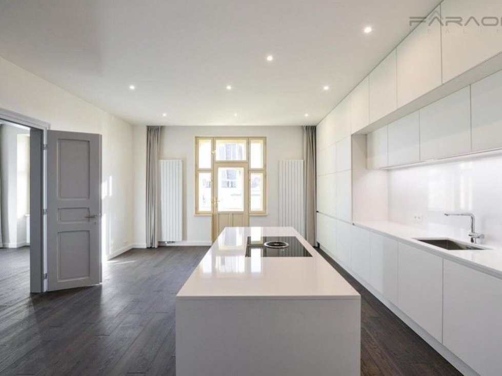 Pronájem bytu 4+1 142 m², Praha