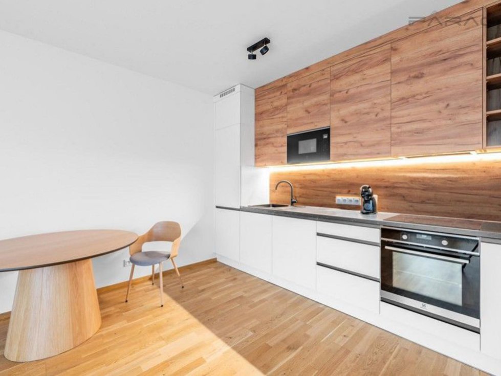 Pronájem bytu 2+kk 51 m², Praha