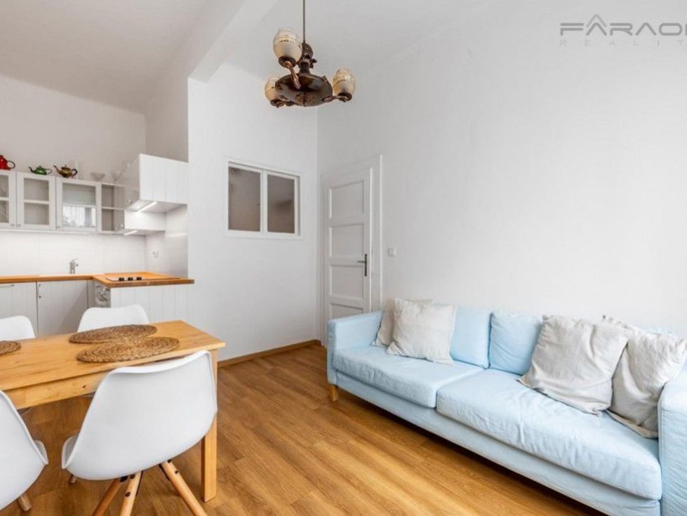 Pronájem bytu 2+kk 61 m², Praha