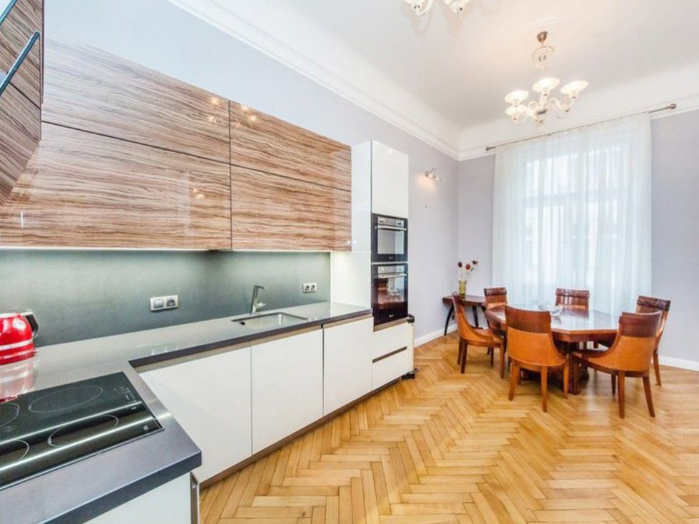 Pronájem bytu 4+1 135 m², Praha