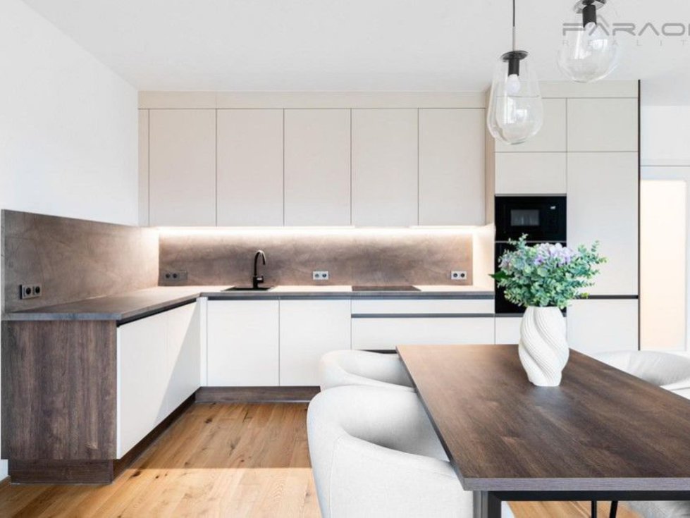 Pronájem bytu 3+kk 107 m², Praha