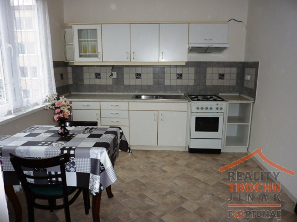 Pronájem bytu 1+1 38 m², Hradec Králové