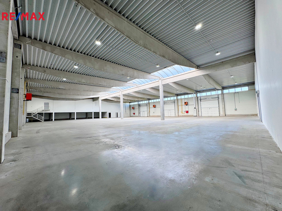 Pronájem skladu 1589 m², České Budějovice