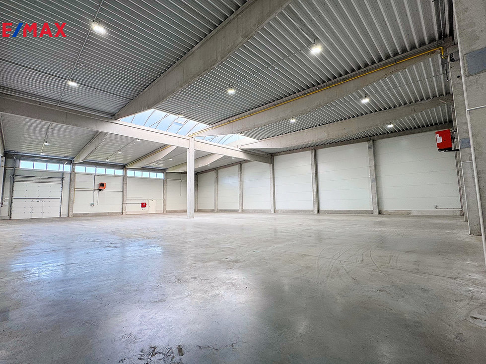 Pronájem skladu 827 m², České Budějovice