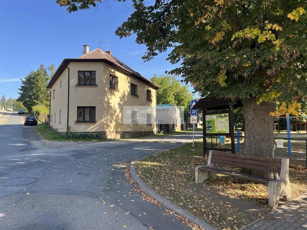 Prodej rodinného domu 390 m², Velké Popovice