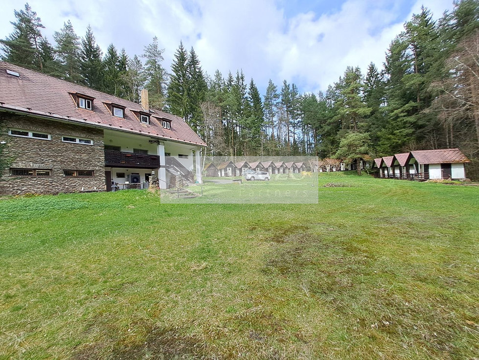Prodej hotelu, penzionu 453 m², Zbytiny