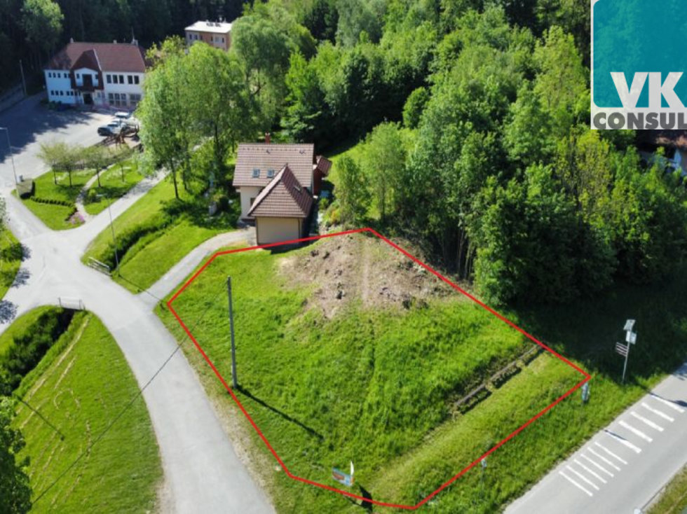 Prodej pozemku 1001 m2 k bydlení v obci Horní Újezd 