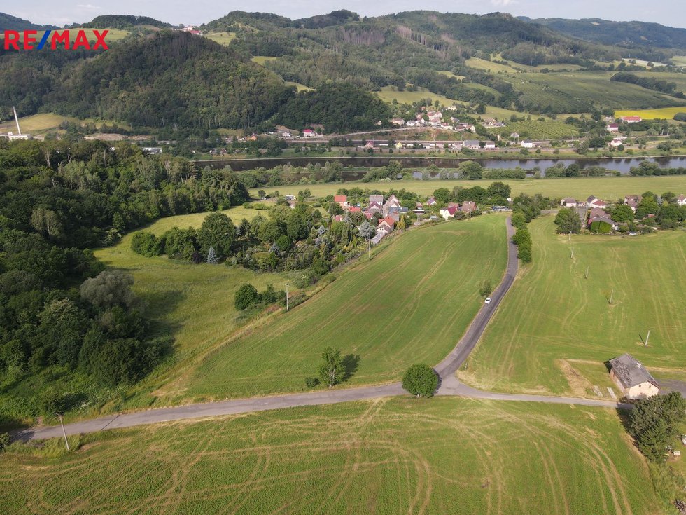 Prodej stavební parcely 17584 m², Děčín