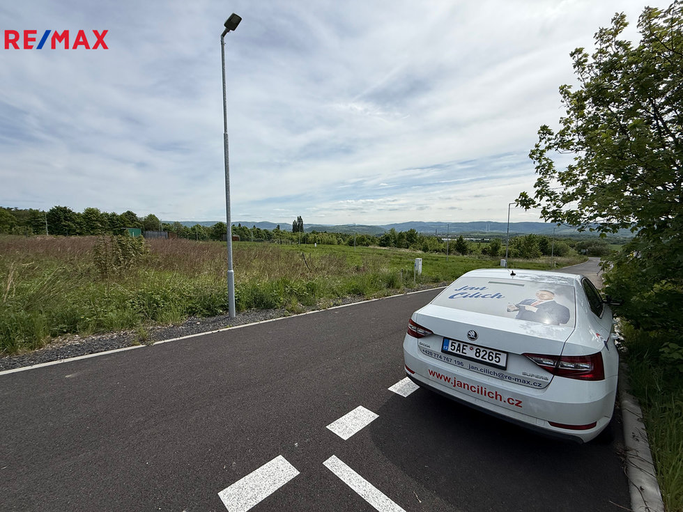 Prodej podílu stavební parcely 859 m², Krupka