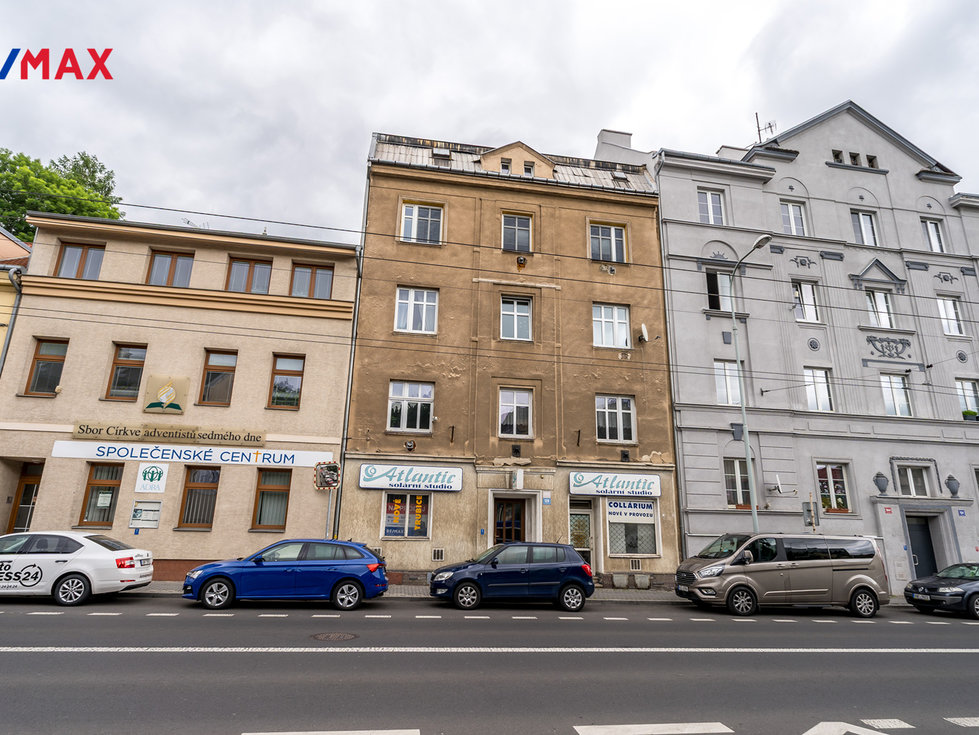 Budova
