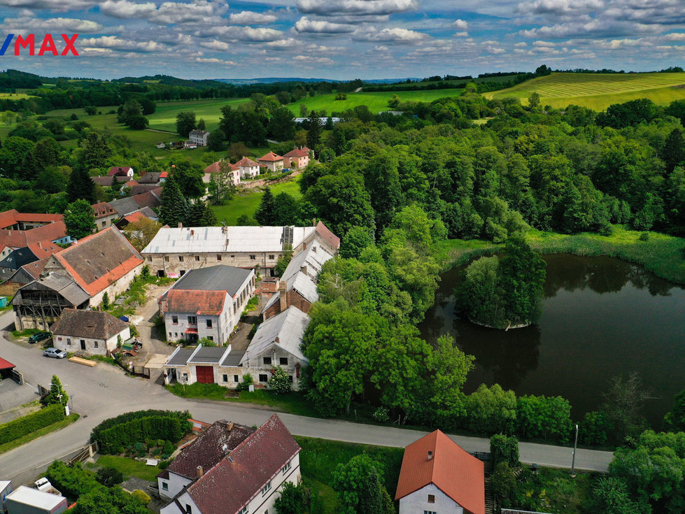 Prodej historického objektu 2400 m², Jistebnice