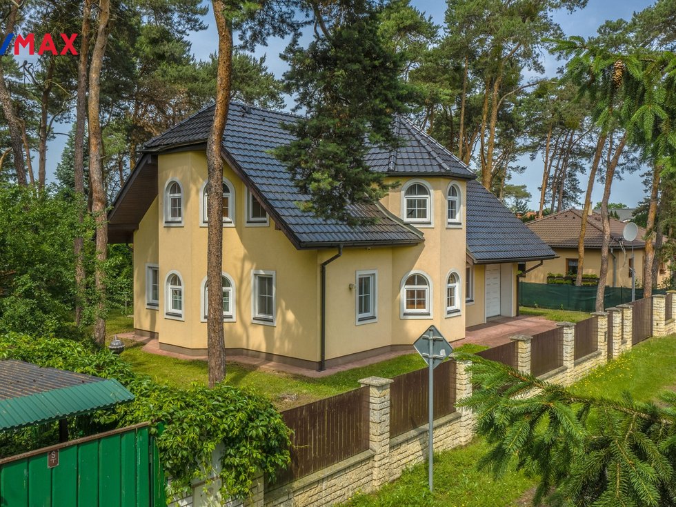 Pronájem rodinného domu 205 m², Lhota