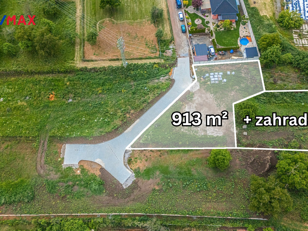 Prodej stavební parcely 5576 m², Kouřim