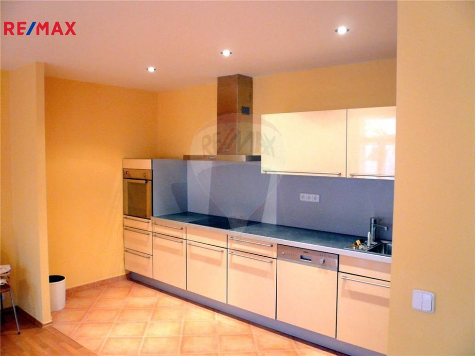 Pronájem bytu 3+kk 95 m², Praha