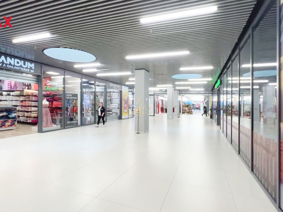 Pronájem obchodu 57 m², Praha