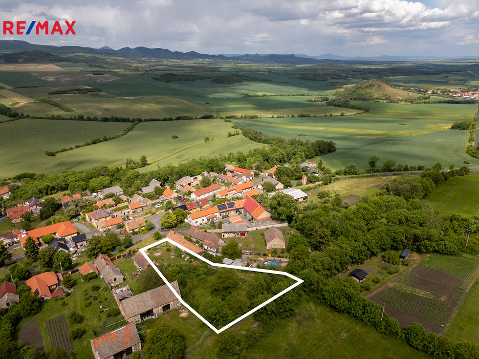 Prodej stavební parcely 2061 m², Chožov