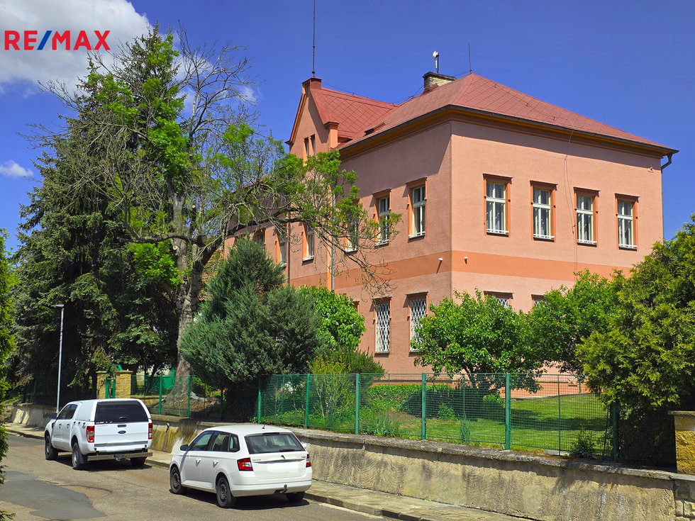 Prodej obchodu 413 m², Lišnice
