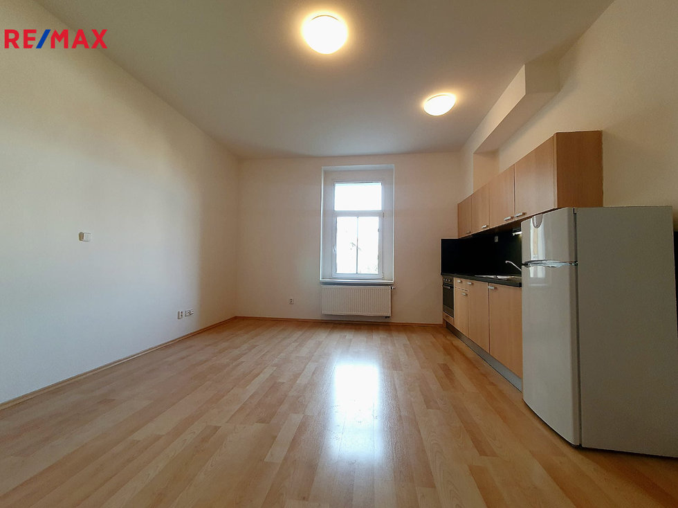 Pronájem bytu 1+kk, garsoniery 32 m², Praha