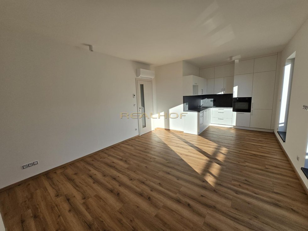 Pronájem bytu 2+kk 55 m², Brno