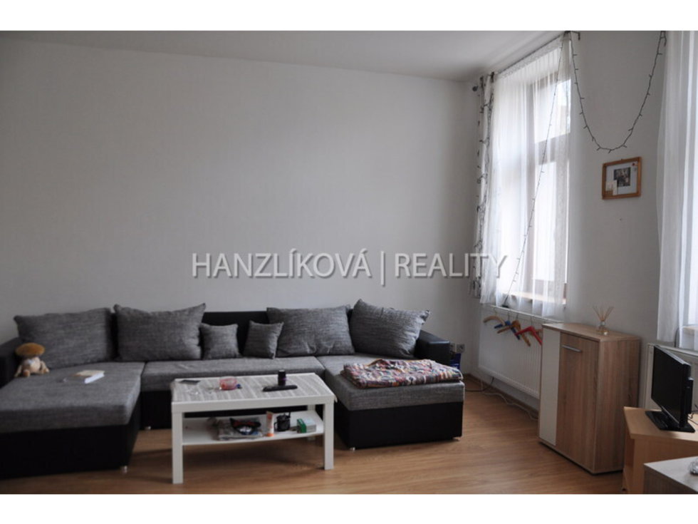 Obývací pokoj, pronájem bytu 1+1, J. Š. Baara, Čes
